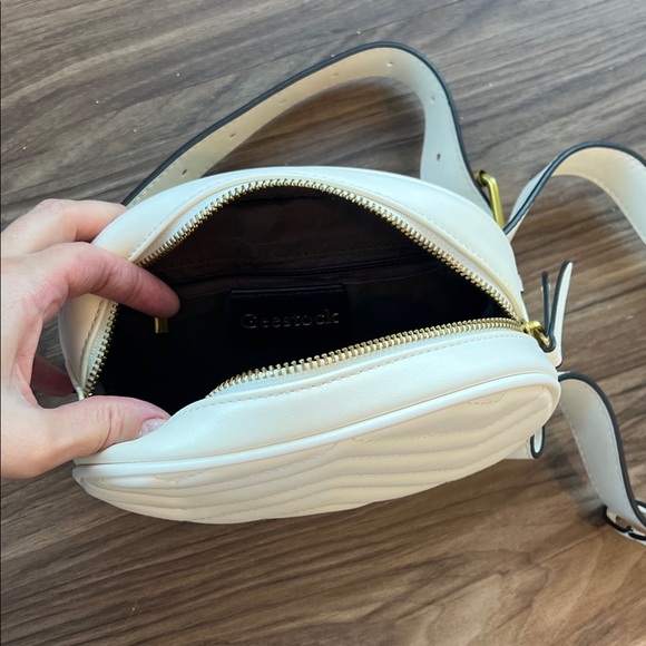 Elegant Quilted Women's Bag - Picture 4 of 4